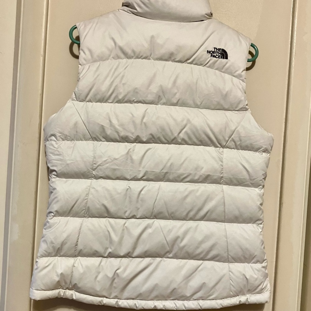 NWT The North Face Ladies Nuptse 2 700 Goose Down Puffer Vest Vaporous Gray - Picture 4 of 4